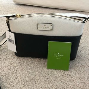 NEVER BEEN USED KATE SPADE CROSSBODY BAG